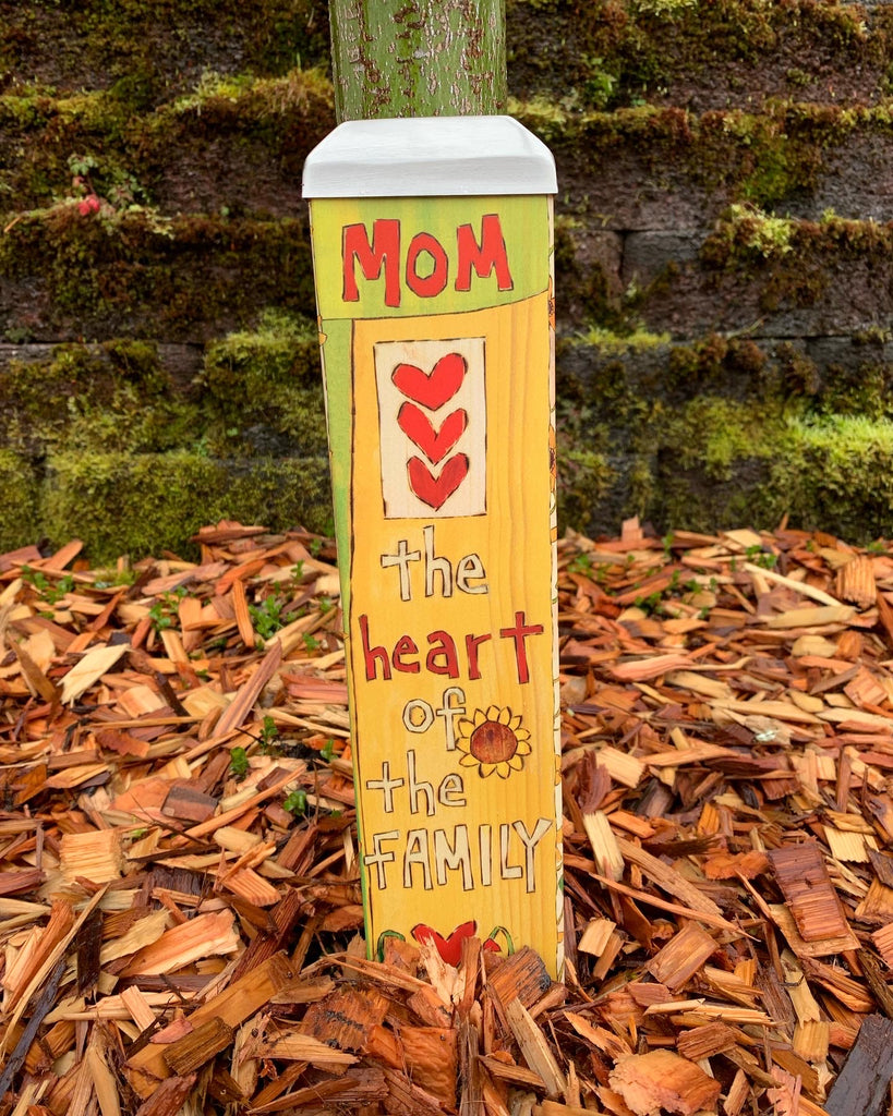It’s never too early to start thinking about something special to get mom for Mother’s Day. After all, she deserves it❤️