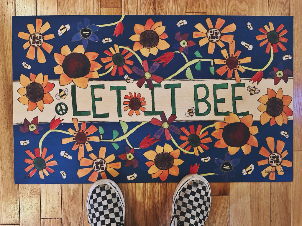 New doormats with the perfect reminder 🐝