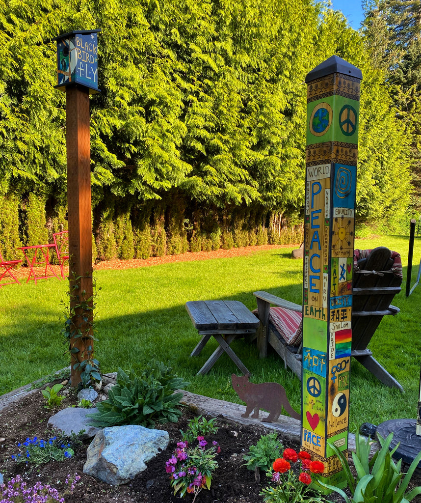 So many ways to place art in the garden 🌈