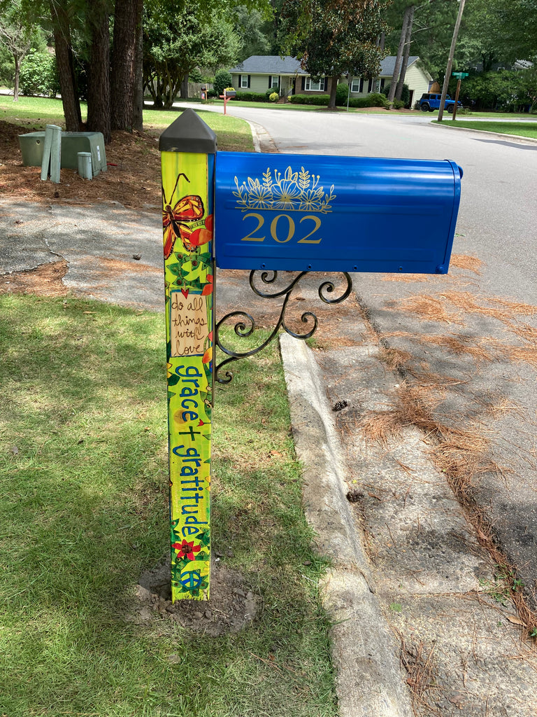 So cool to see the creativity of my customers. I love this mailbox so much!! 💌